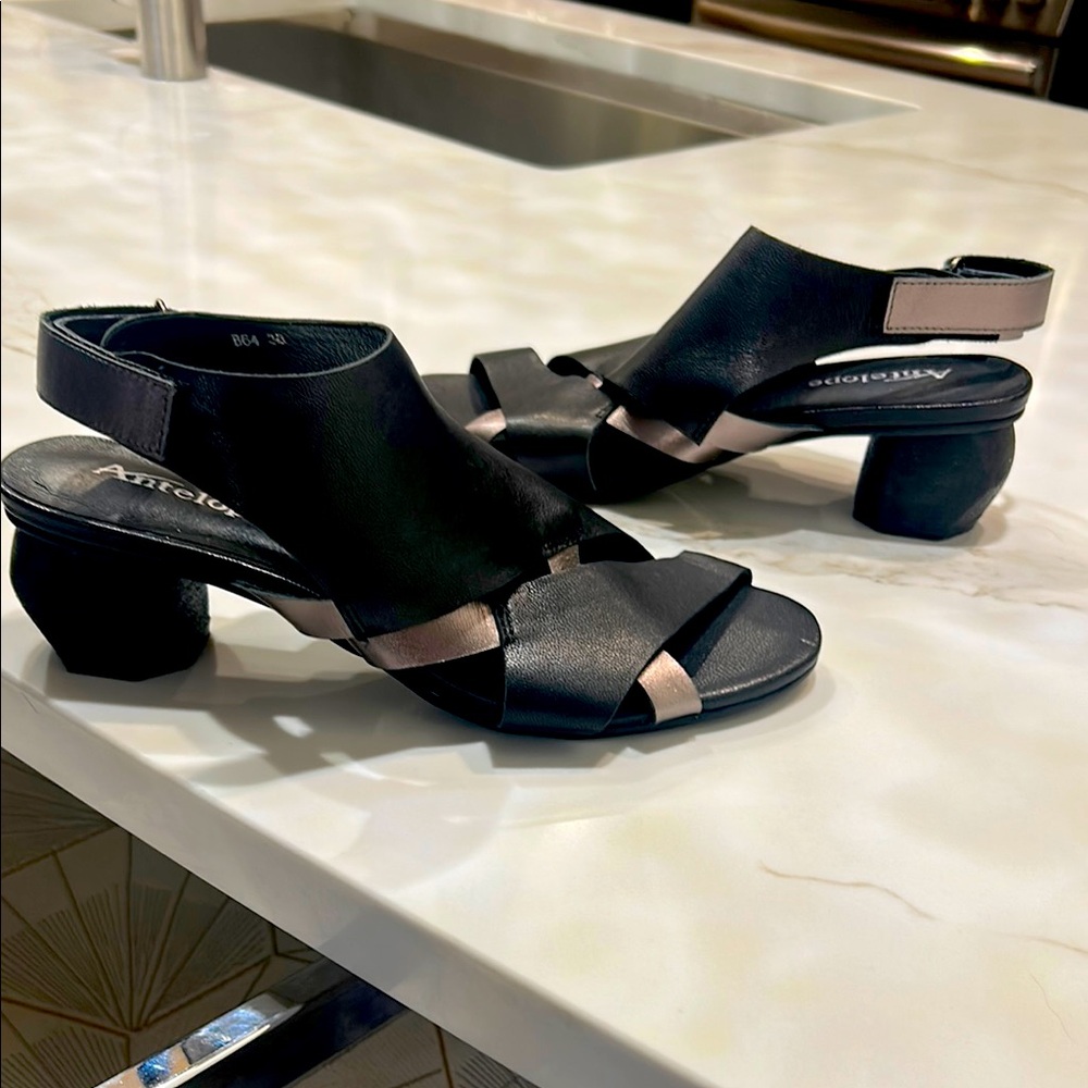 Antelope Women's Sandals in Black and Cream